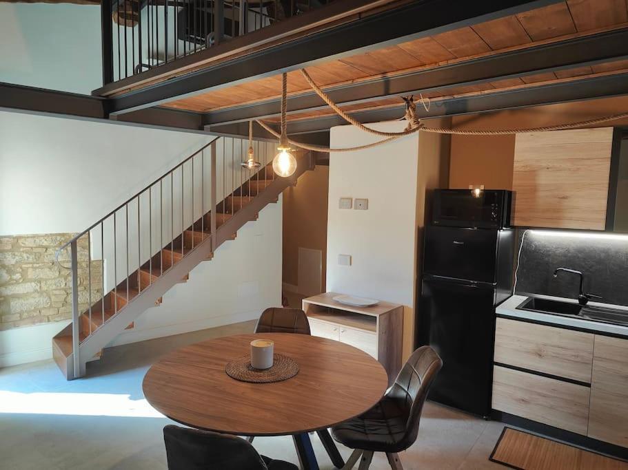 Апартаменты Volaterrae Deluxe Loft With Garden Вольтерра Экстерьер фото